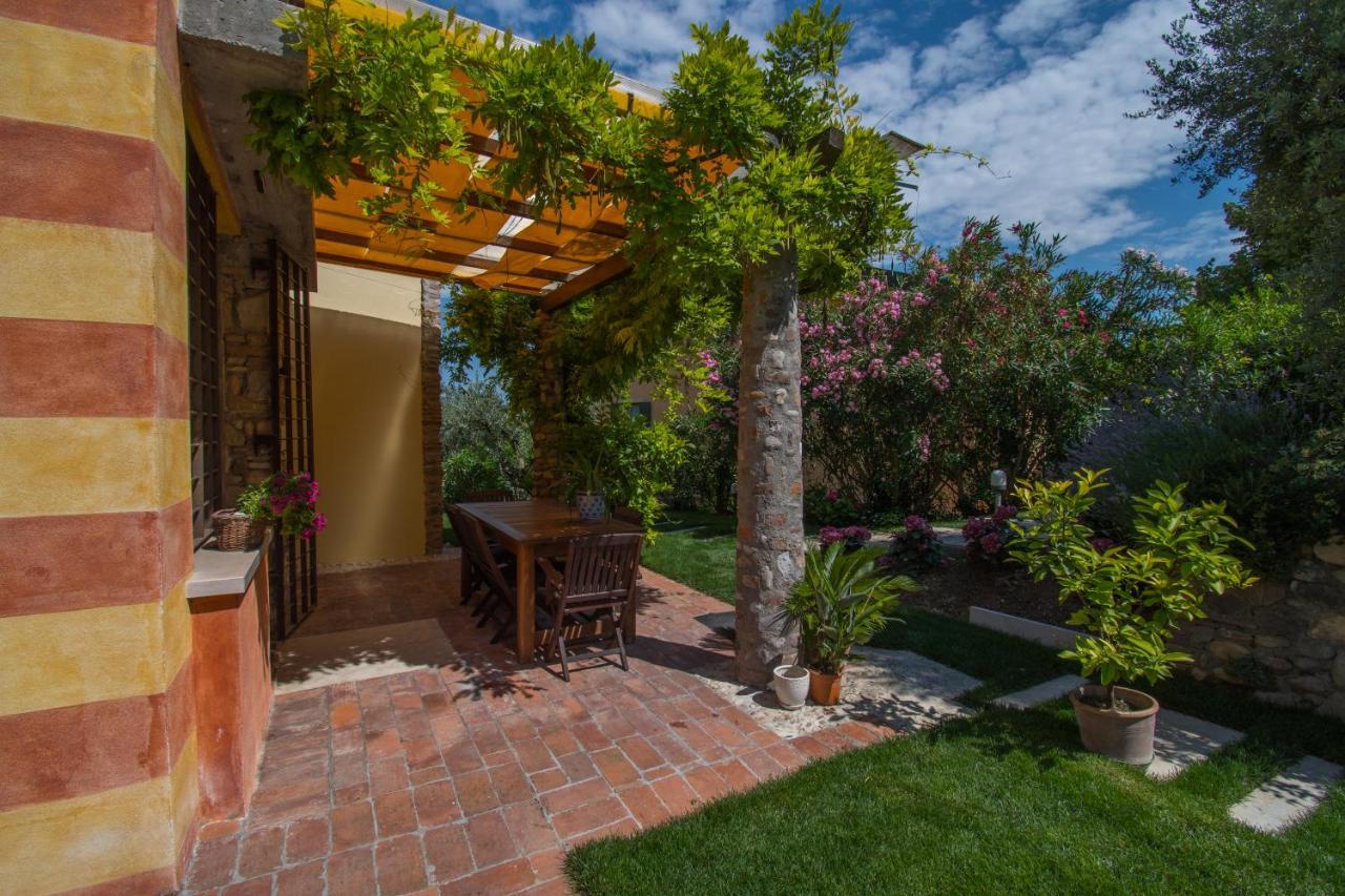 Sesto Armonico B&B Palazzolo  Luaran gambar